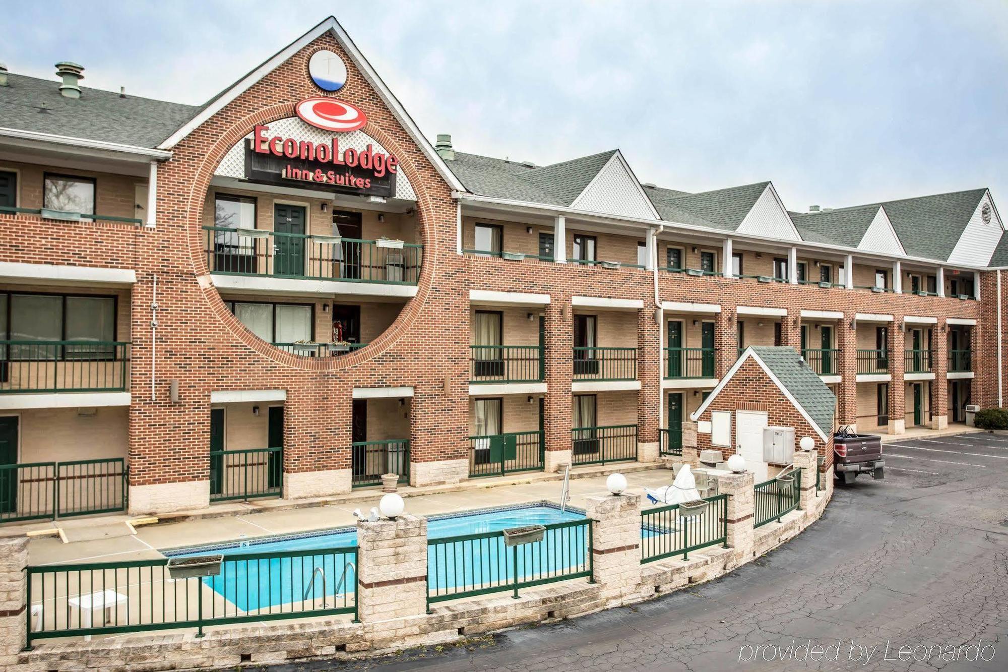 Red Roof Inn & Suites Cornelius - Lake Norman Dış mekan fotoğraf