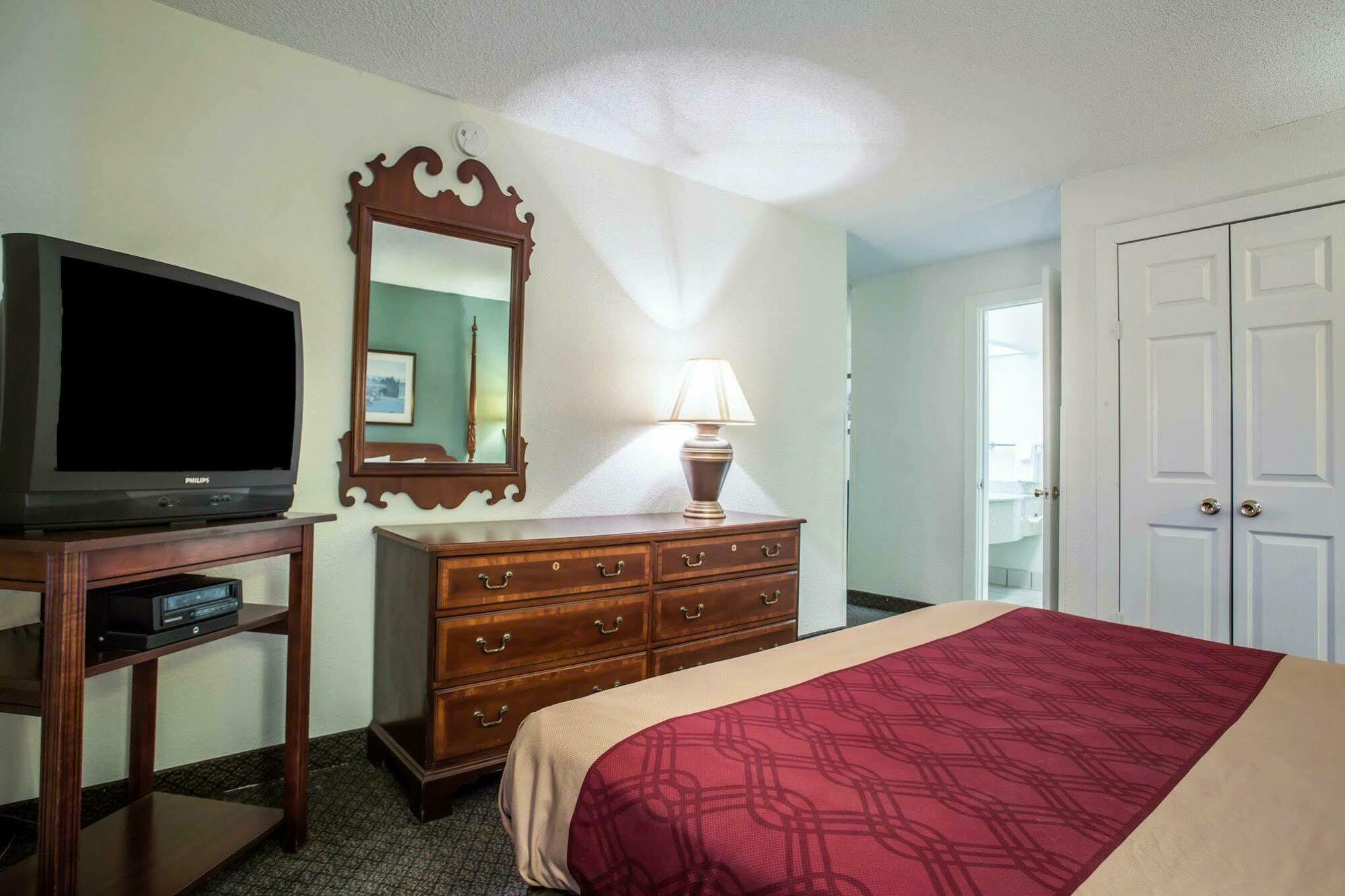 Red Roof Inn & Suites Cornelius - Lake Norman Dış mekan fotoğraf