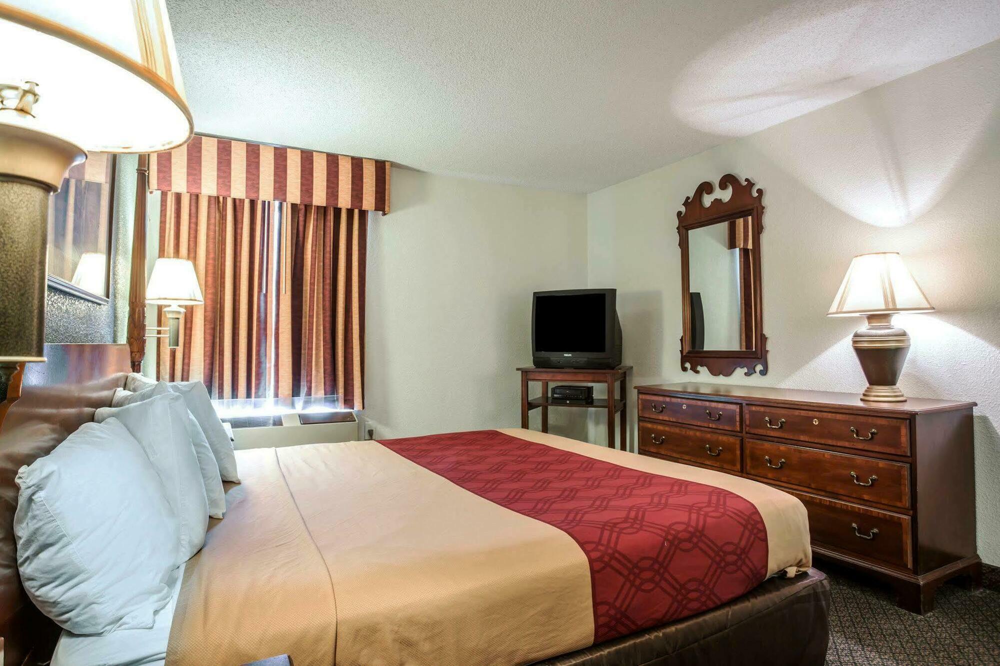 Red Roof Inn & Suites Cornelius - Lake Norman Dış mekan fotoğraf