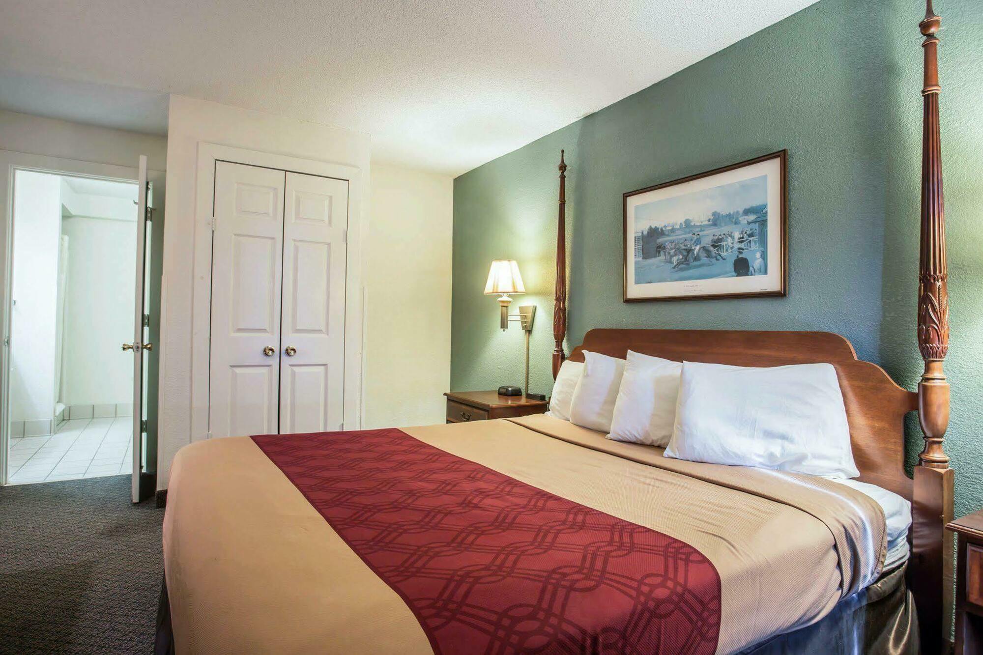 Red Roof Inn & Suites Cornelius - Lake Norman Dış mekan fotoğraf